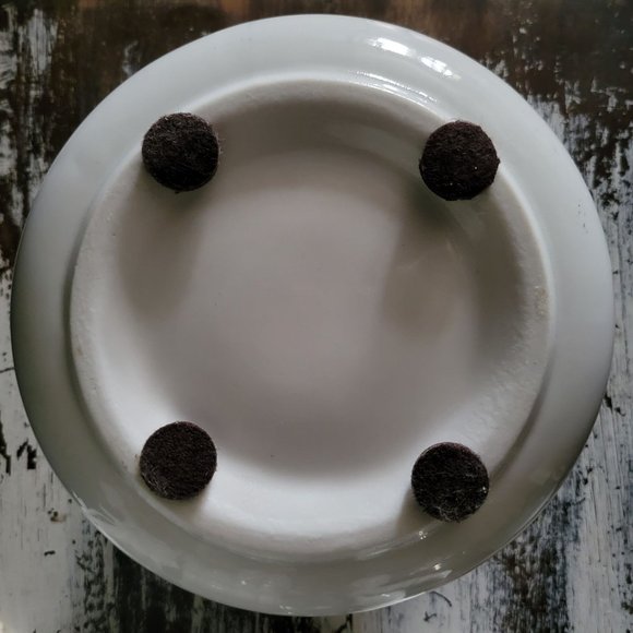 Antique White and Gold Porcelain Spittoon Monogrammed "N.J.", Antique Tobacciana - Picture 8 of 8